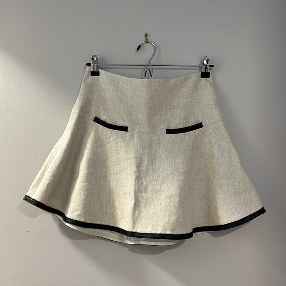 Club Monaco Dresses & Skirts - Club Monaco Skirt